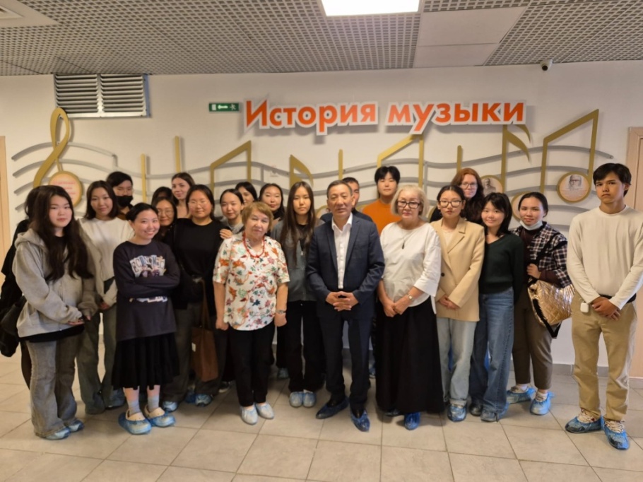 Министр культуры и духовного развития РС(Я) посетил вступительные испытания Высшей школы музыки Министр культуры и духовного развития РС(Я) посетил вступительные испытания Высшей школы музыки