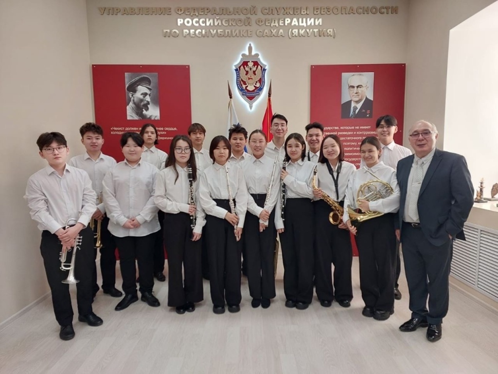 gOzkR2uEwdM.jpg